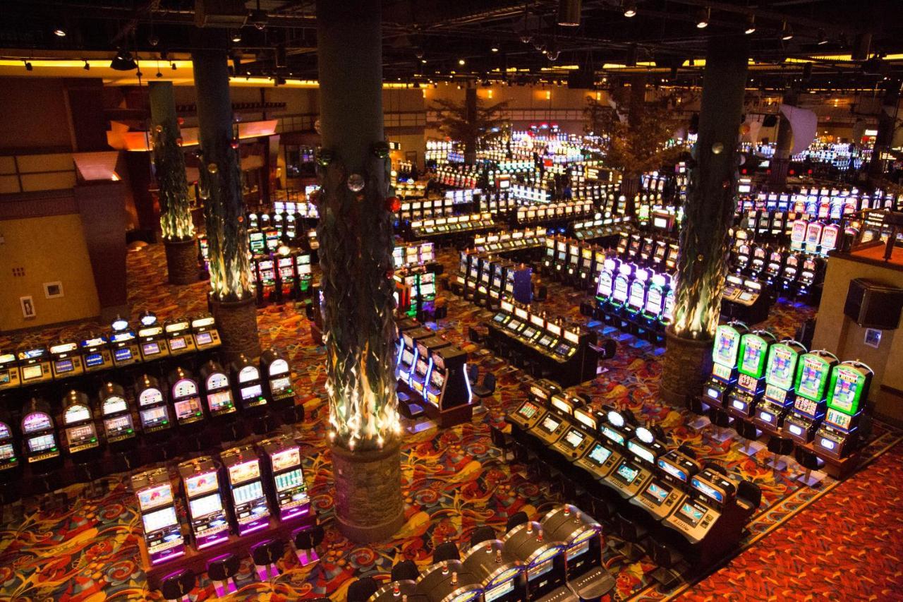 Bally'S Twin River Lincoln Casino & Hotel 외부 사진